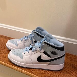 Air Jordan 1 Mid GS 'Ice Blue'
